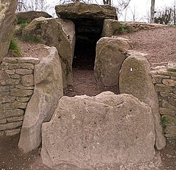 Wayland's Smithy - a passage grave